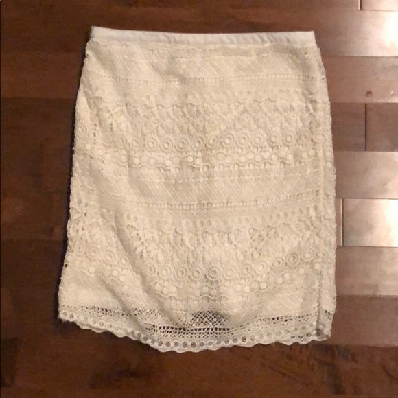 Lace skirt - Picture 3 of 3